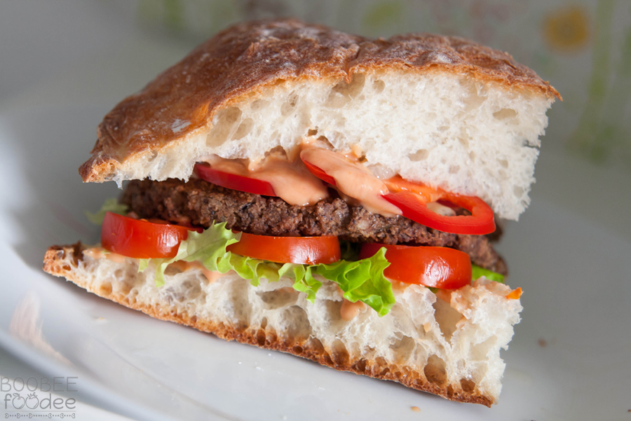 Sočen vegetarijanski burger