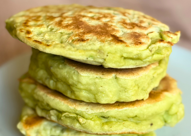 Baby avokado palačinke (6M+)